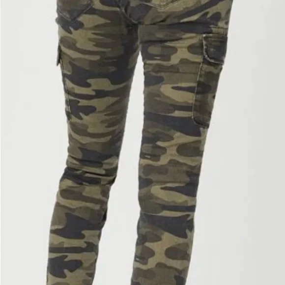 NWT Juliette Skinny Cargo In Military Camouflage - Picture 2 of 4